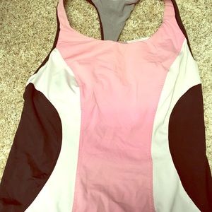 Lululemon tank /built in bra w/ removable cups